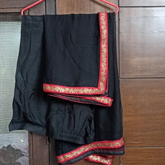 Red n black Suit with Bottom n Dupatta - Picture 10 of 13